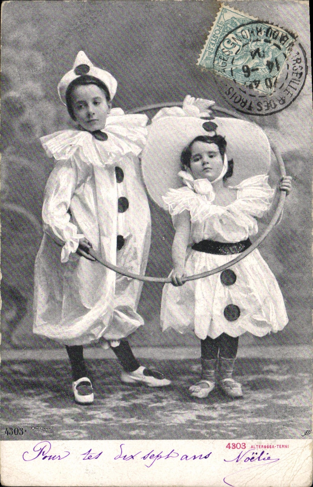CPA Fantaisie Pierrot Pierrots Enfants