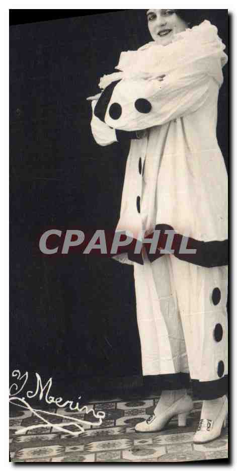 Yvonne Meering — Ritratto in costume da vacca — Fotografia firmata Y. Meering