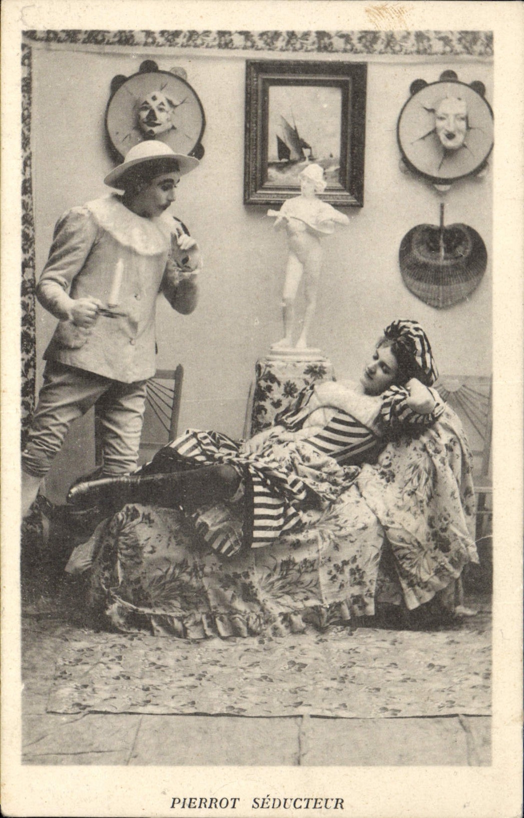 Pierrot séducteur — scène de théâtre — éditeur non identifié