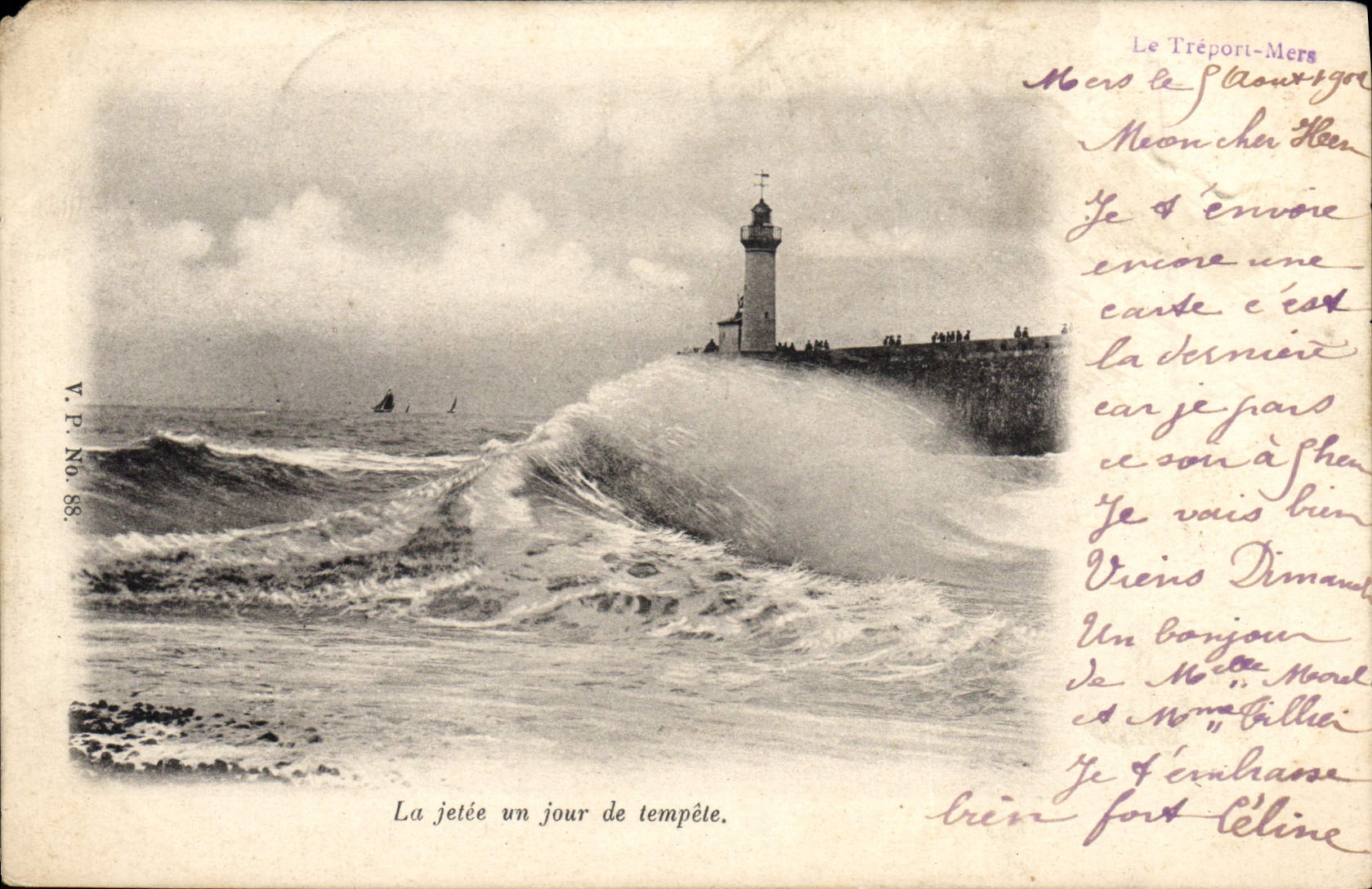 CPA Phare Le Treport Mers La jetee un jour de tempete