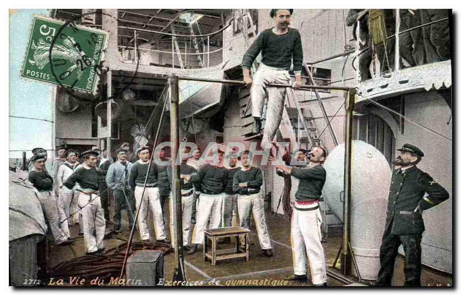 CPA Militaria La vie du marin Exercice de gymnastique 