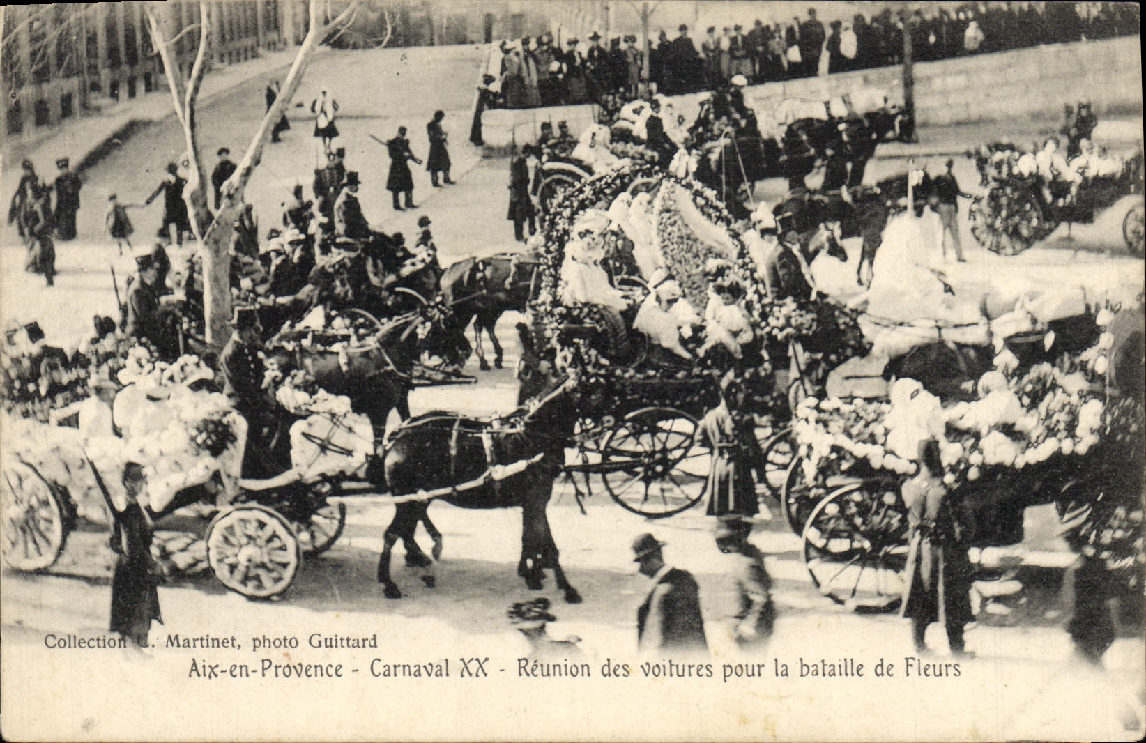 CPA Carnaval XX Aix en Provence Reunion des voitures pour la bataille de fleurs 