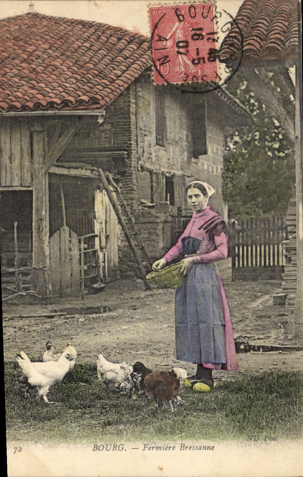 CPA Folklore Bresse Fermiere Bressanne Poules