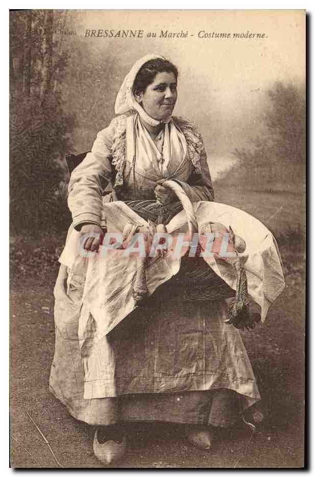 CPA Folklore Bresse Bressanne au marche Costume moderne