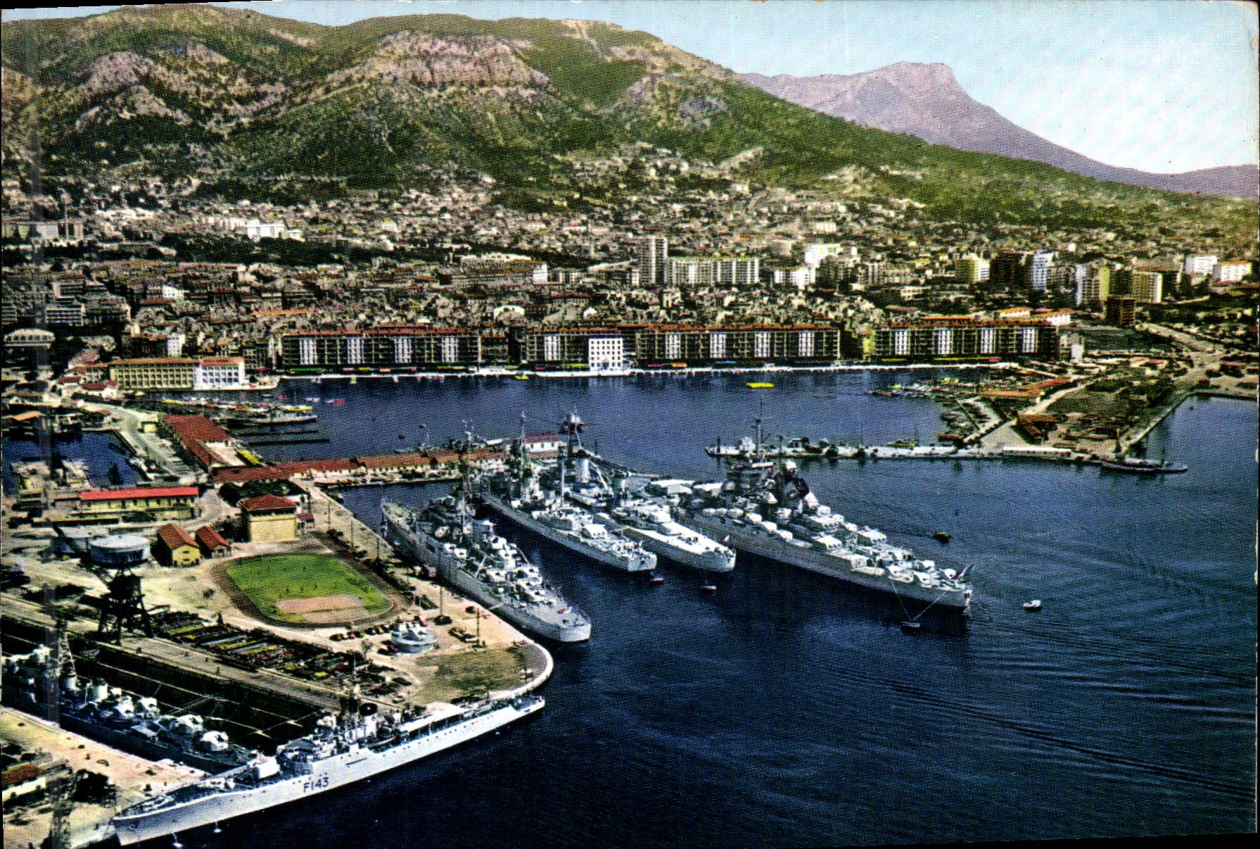 CPM Stade Toulon Le Jean Bart et ses bateaux ecole Bateaux Football 