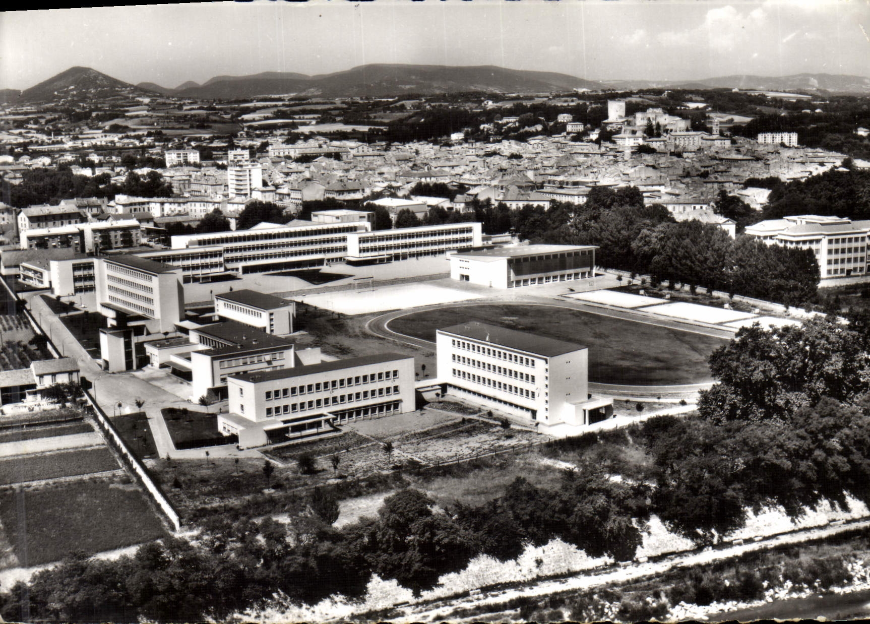Montélimar — Le nouveau Collège et la Ville — Éditions J. Cellard