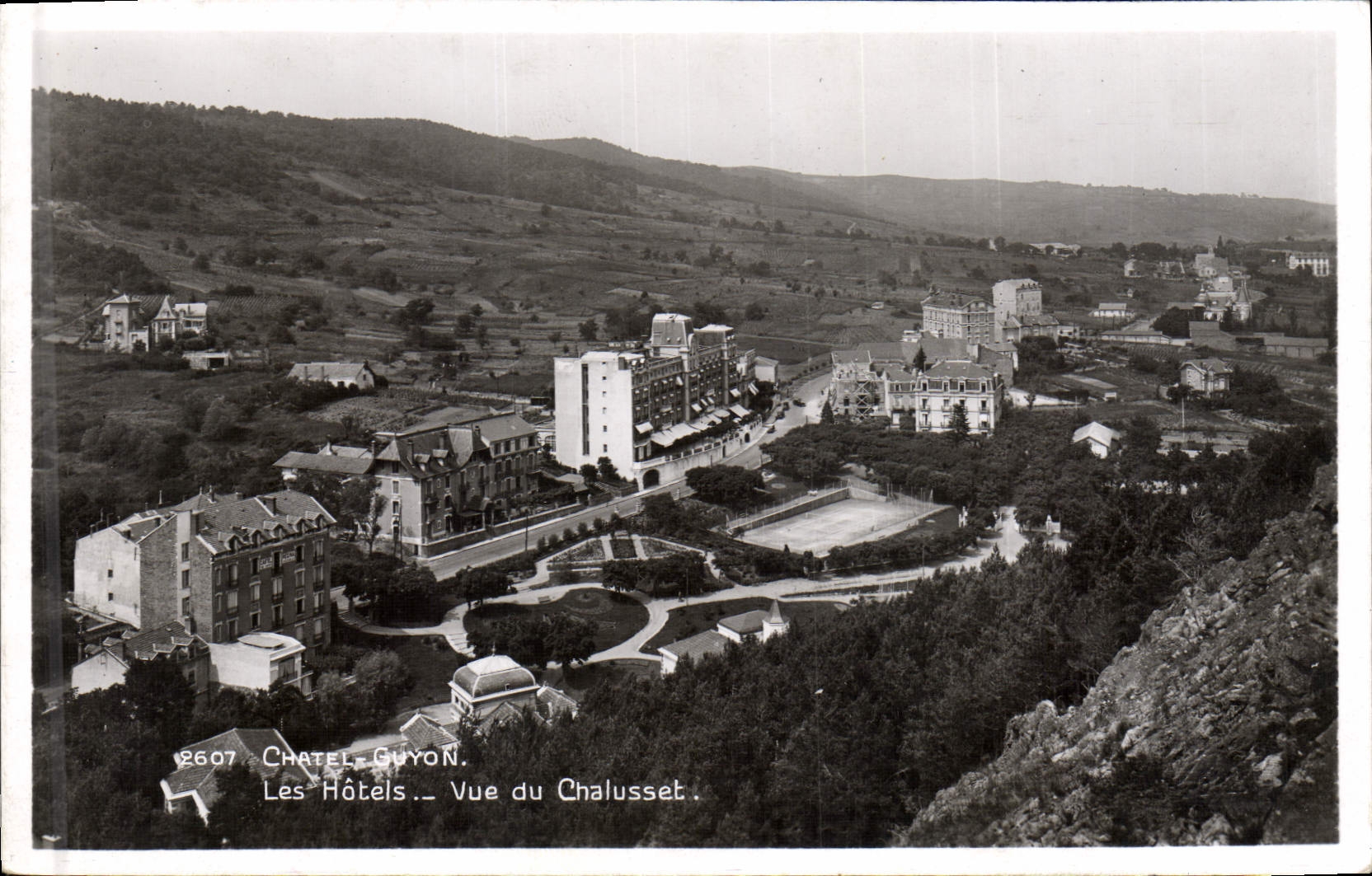 CPM Stade Chatelguyon Les hotels Vue du Chalusset Football 