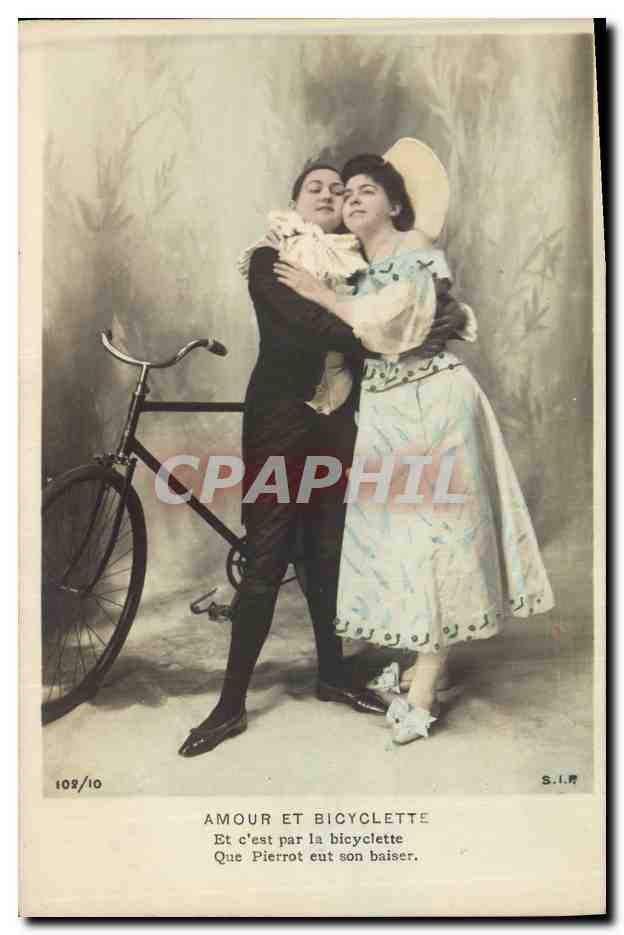 CPA Pïerrot Pierrots Amour et bicyclette Velo Cycle
