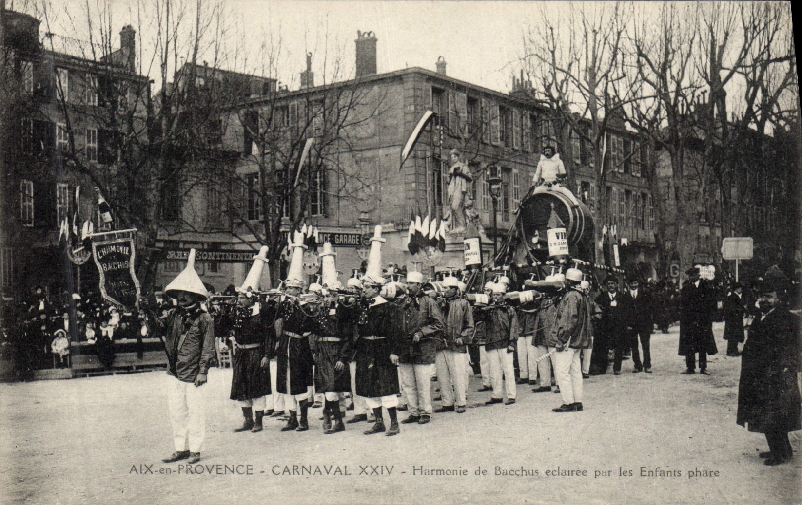 AIX-en-PROVENCE - CARNAVAL XXIV - Harmonie de Bacchus éclairée par les Enfants phare