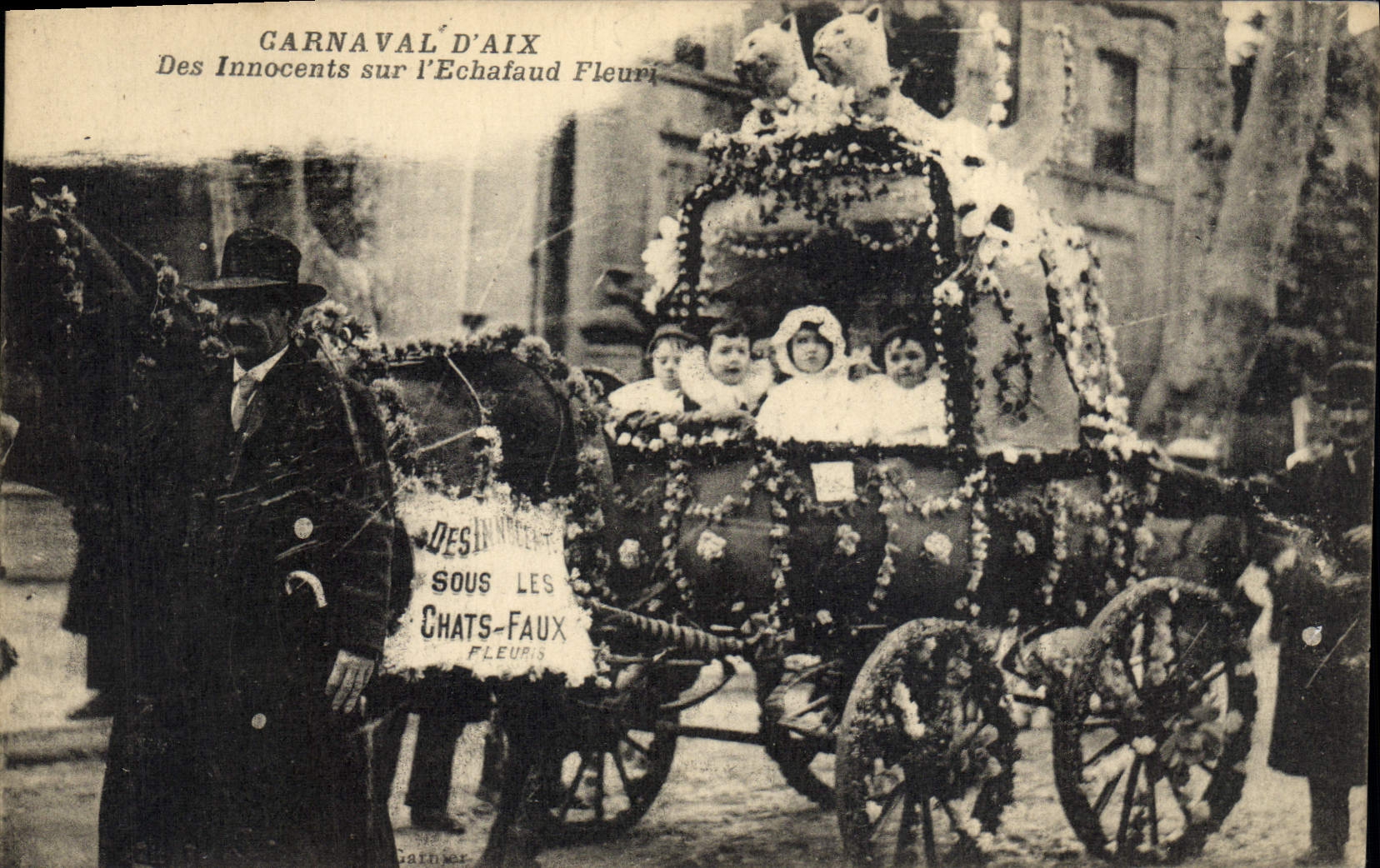 CPA Carnaval d'Aix Des innocents sur l'echafaud Fleuri Enfants Bebes 