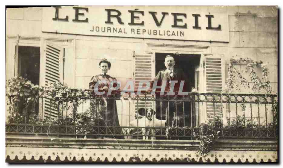 CARTE PHOTO Journaux Journal Le Reveil Journal Republicain 