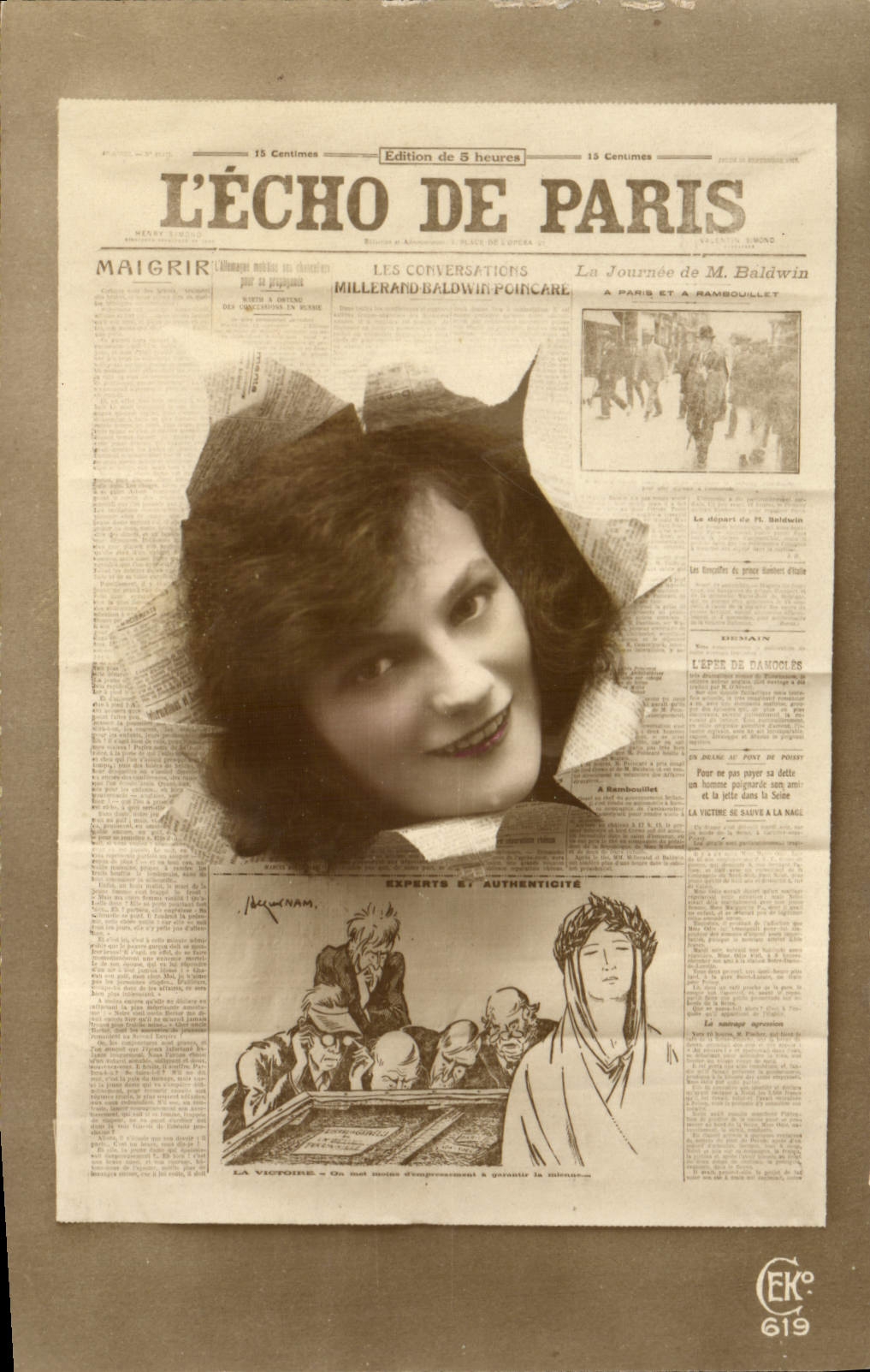 Femme souriante — sur fond de journal L'Écho de Paris — édition de 5 heures