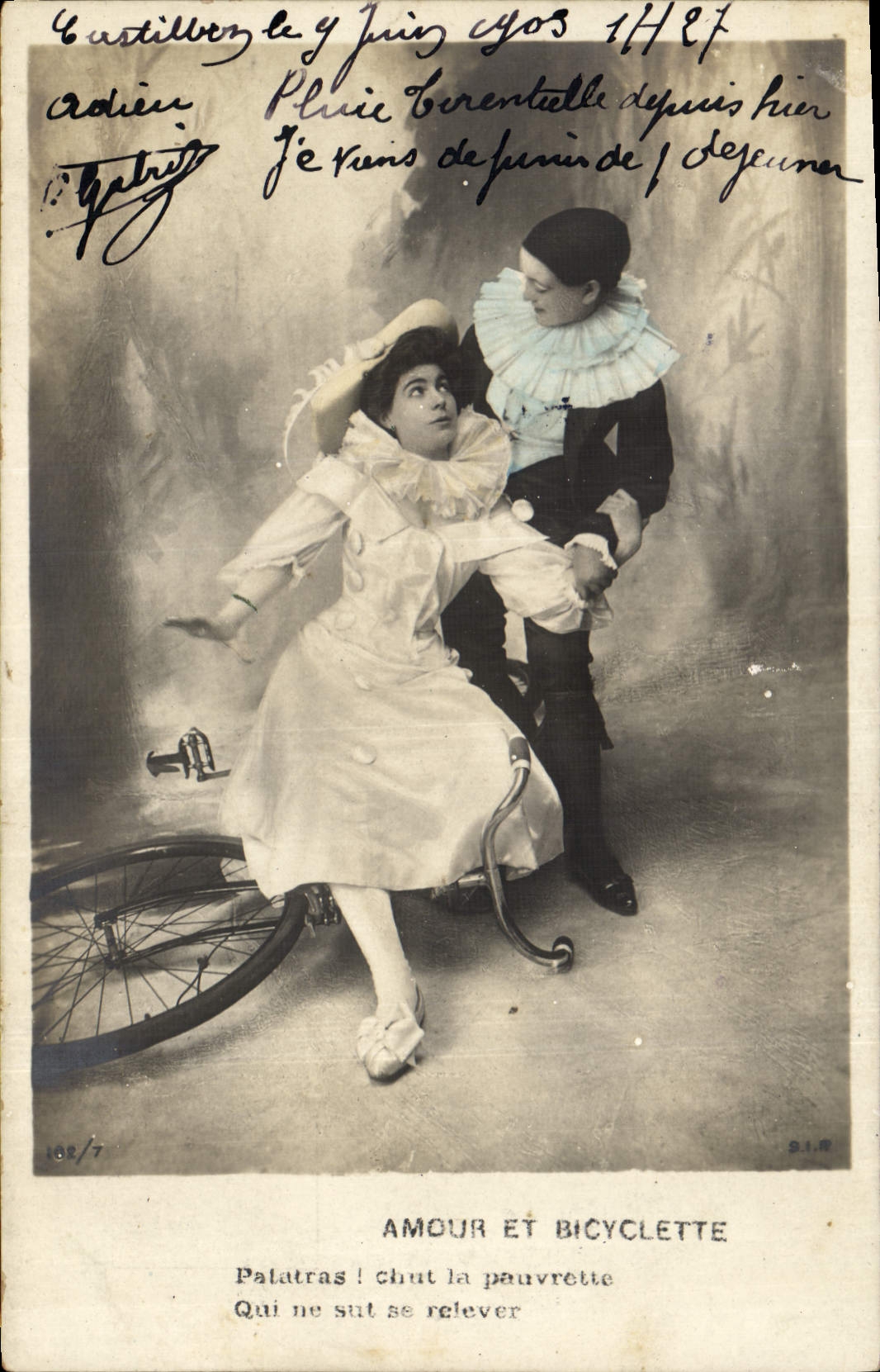 CPA Pïerrot Pierrots Amour et bicyclette Velo Cycle