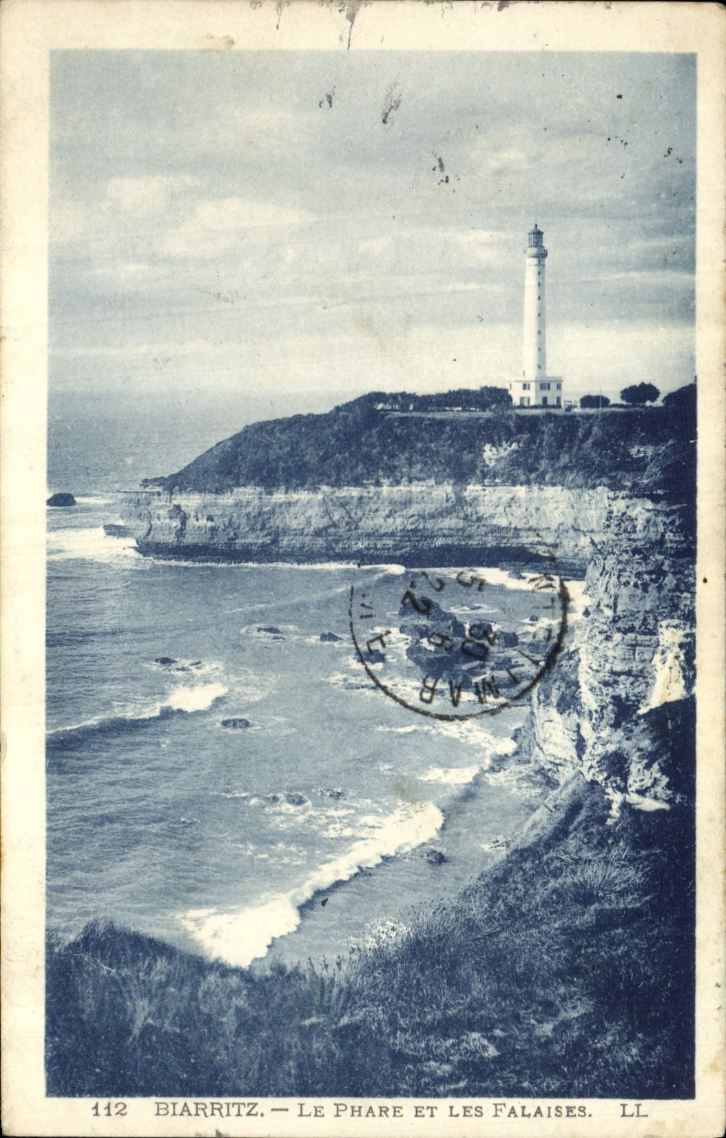 CPA Phare Biarritz Le phare et les falaises 