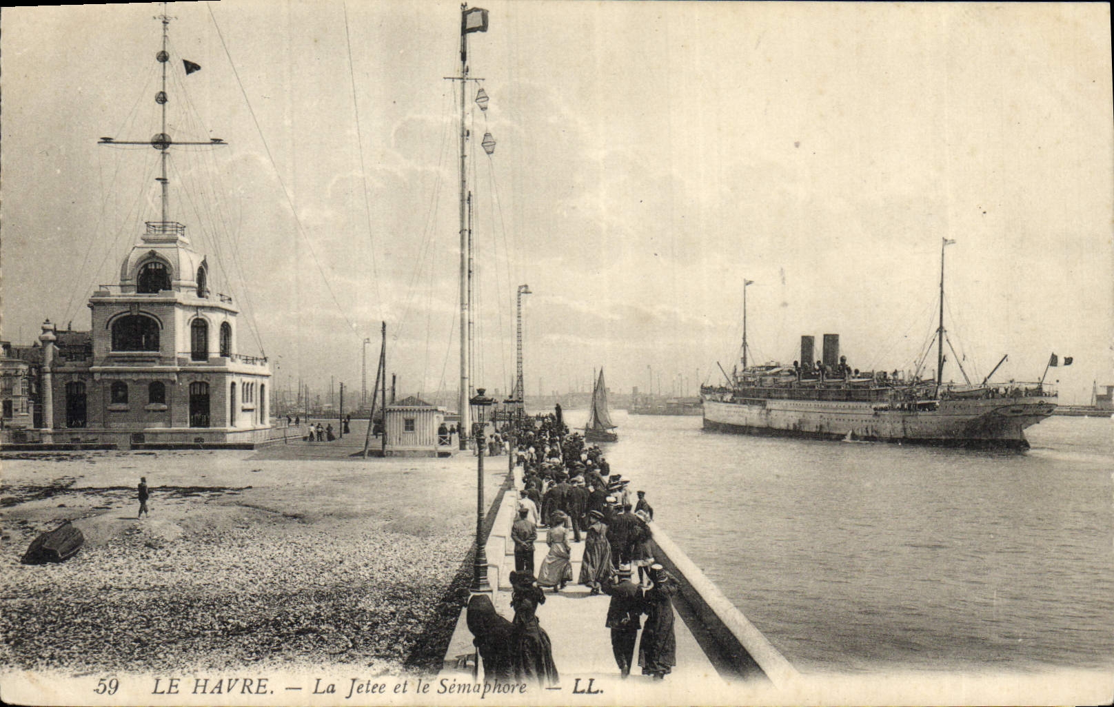 CPA Phare Le Havre La jetee et le semaphore Bateau