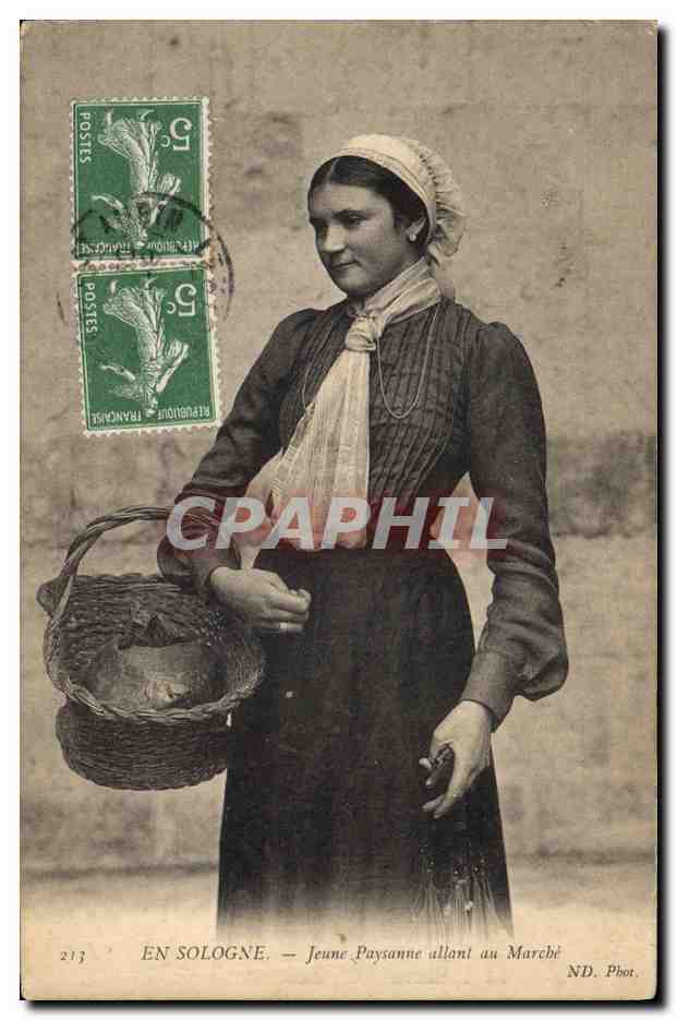 En SoLOGNE — Jeune Paysanne allant au Marché — ND. Phot.