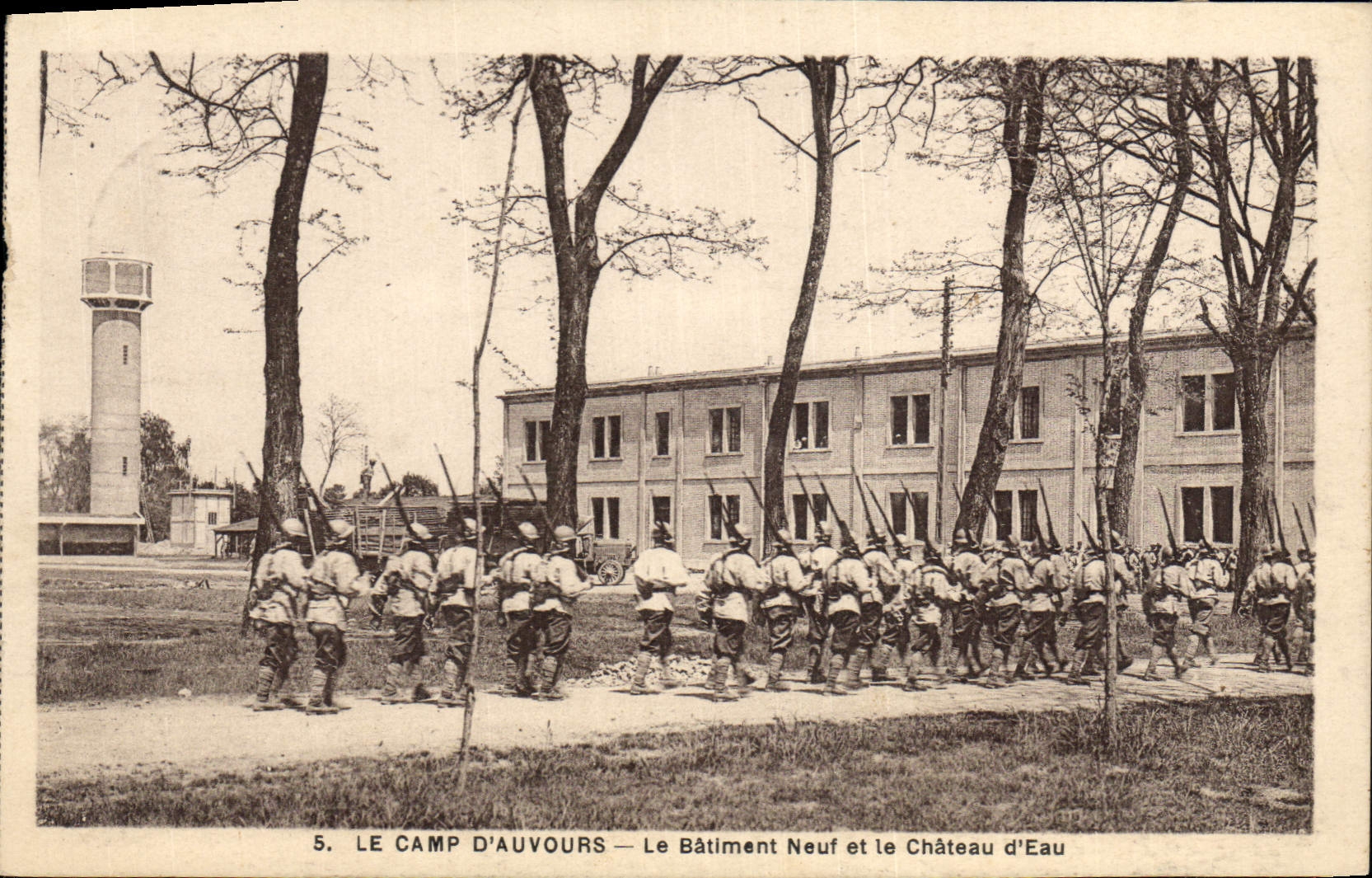 Le Camp d'Auvours — Le Bâtiment Neuf et le Château d'Eau