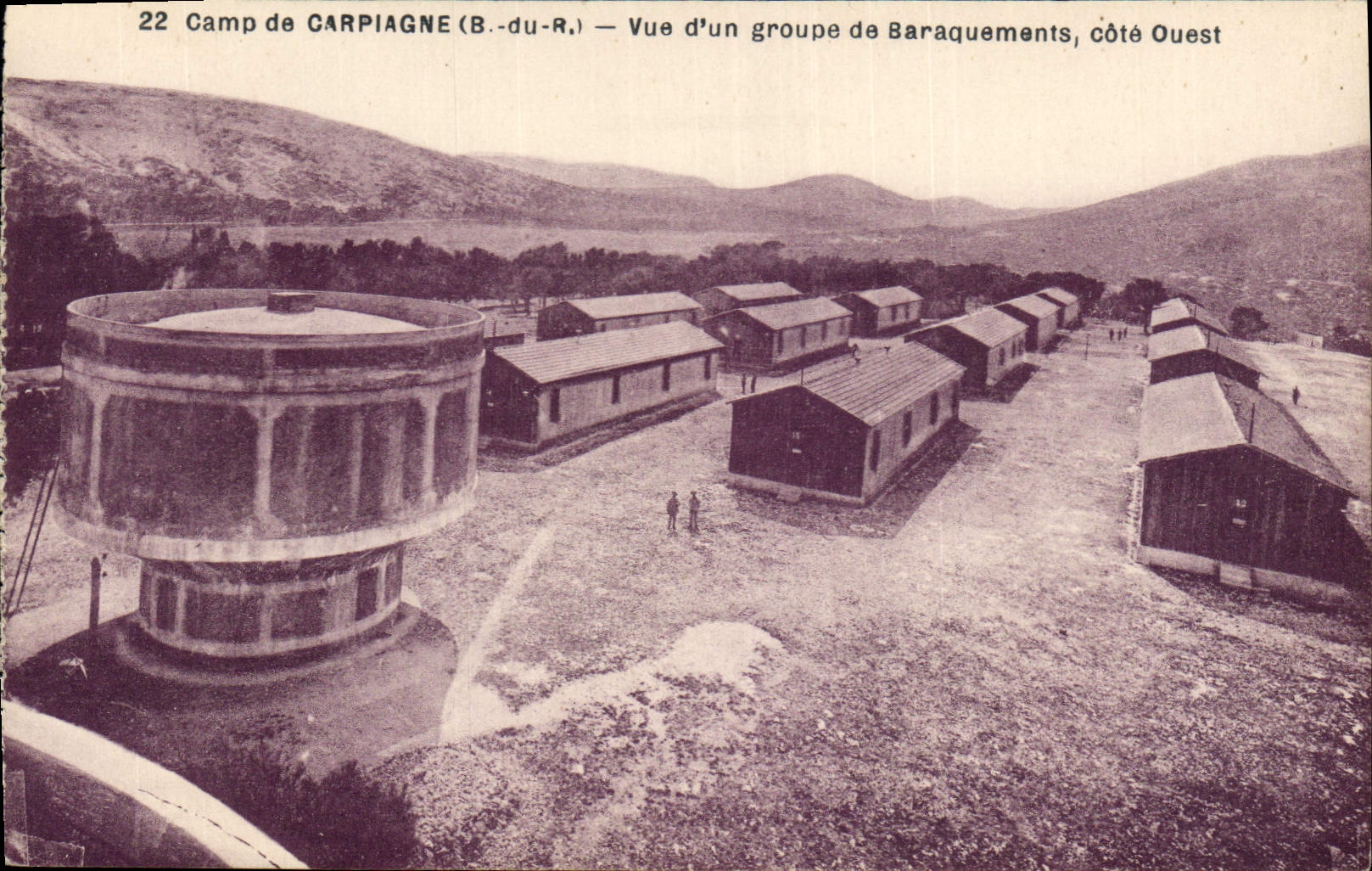 Camp de Carpiagne (B.-du-R.) — Vue d'un groupe de baraquements, côté Ouest
