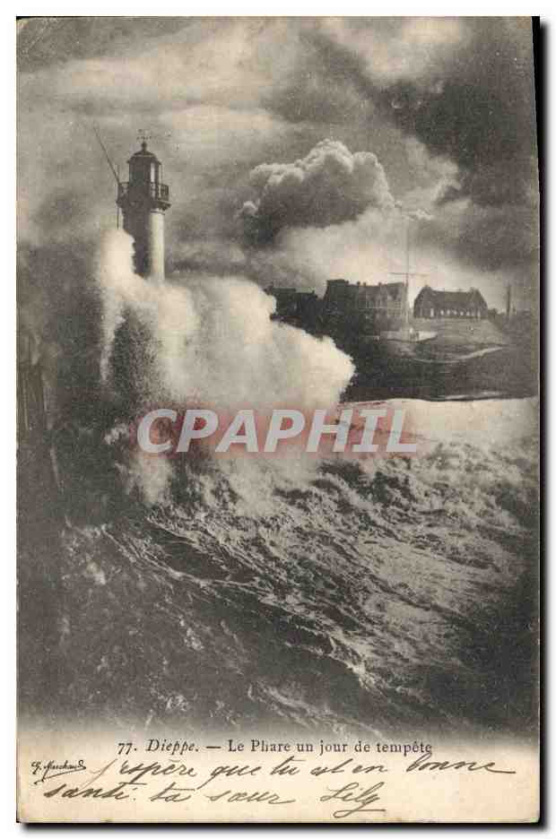CPA Phare Dieppe Le phare un jour de tempete