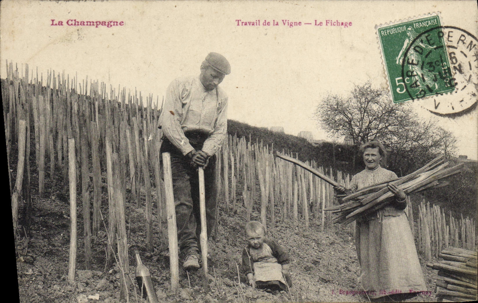 CPA Folklore Vigne Vendanges Champagne Travaile de la vigne Le fichage TOP