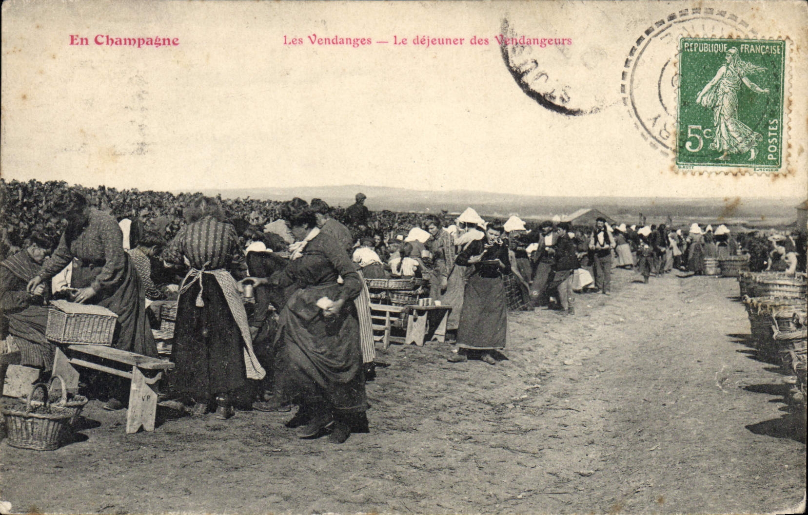CPA Folklore Vigne Vendanges Champagne Le dejeuner des vendangeurs