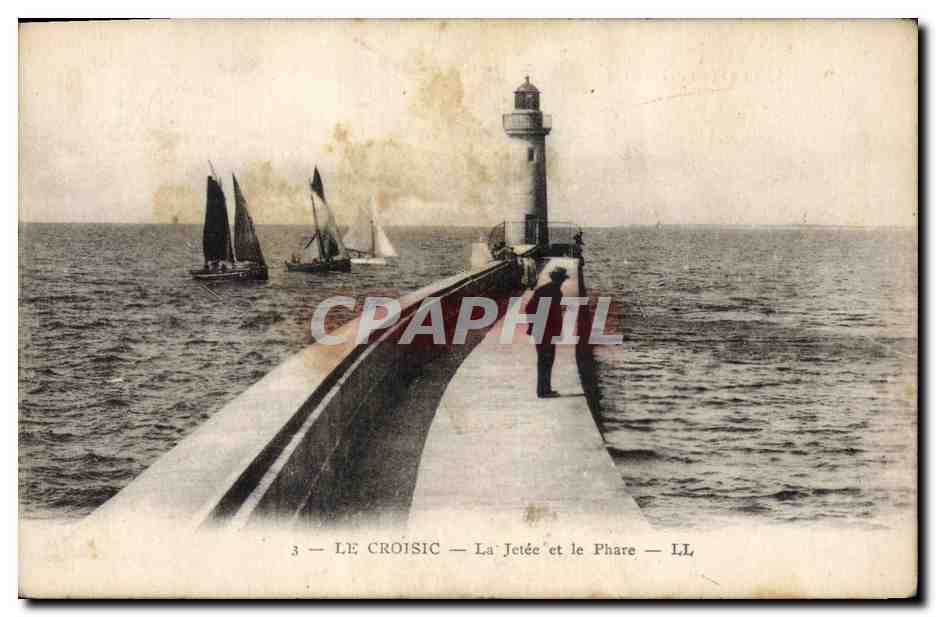 CPA Phare Le Croisic La jetee et le phare Bateaux