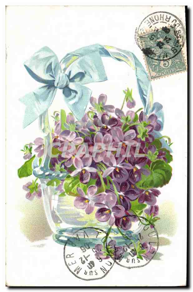 Violets dans un vase — bouquet orné d'un ruban bleu — éditeur non visible