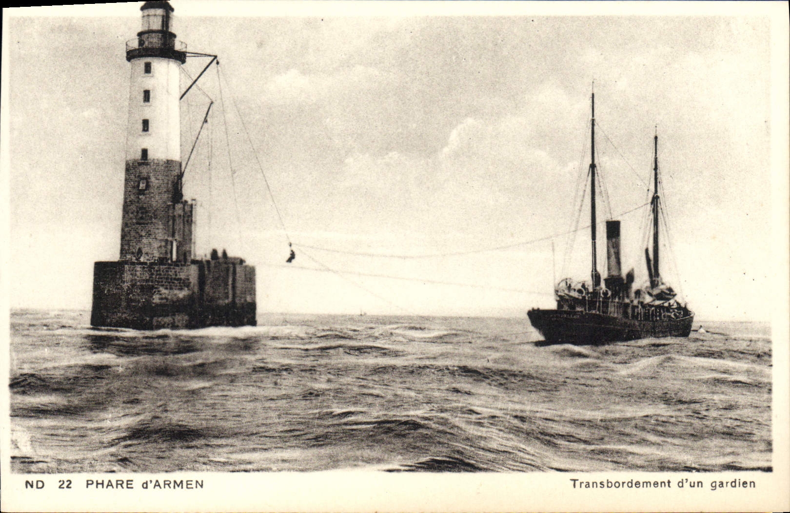 CPA Phare d'Armen Transbordement d'un gardien 