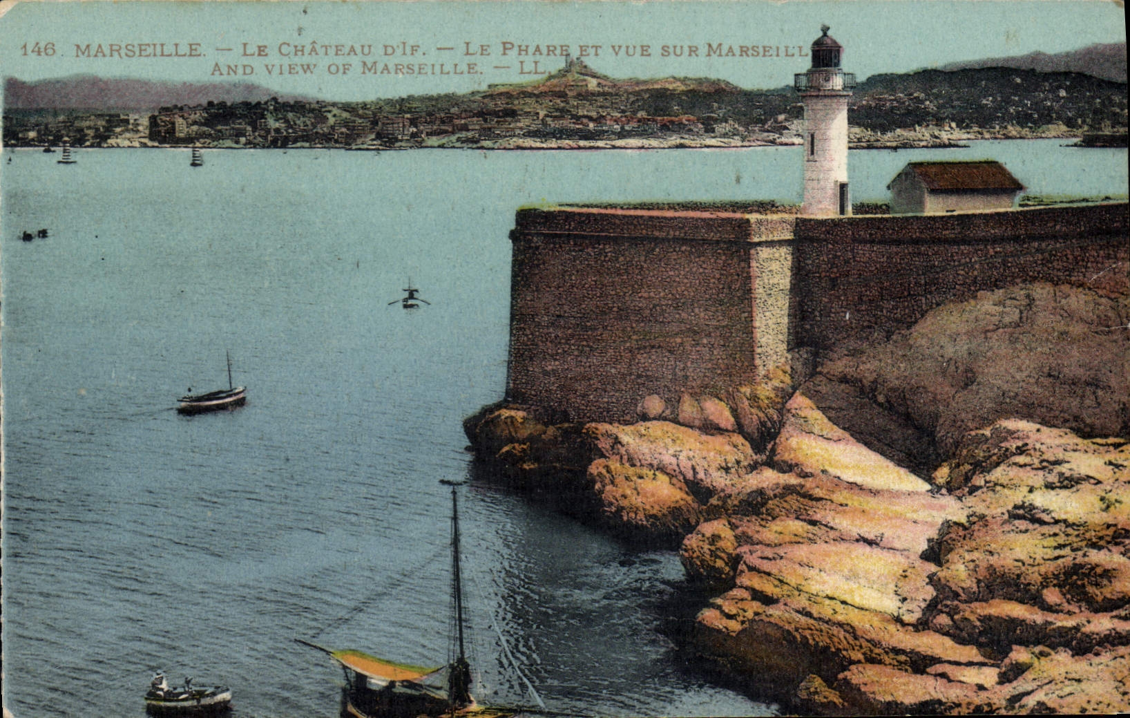 CPA Phare Marseille Le Chateau d'IF Le phare et vue sur Marseille 