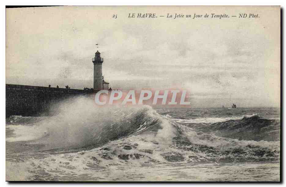 CPA Phare Le Havre La jetee un jour de tempete 