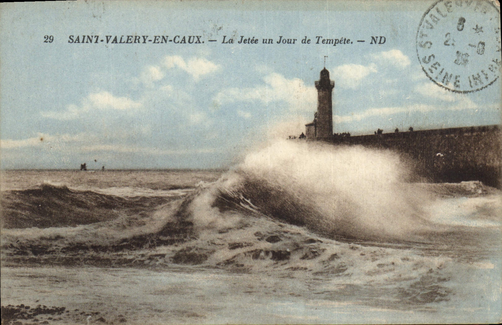 CPA Phare Saint Valery en Caux La jetee un jour de tempete 