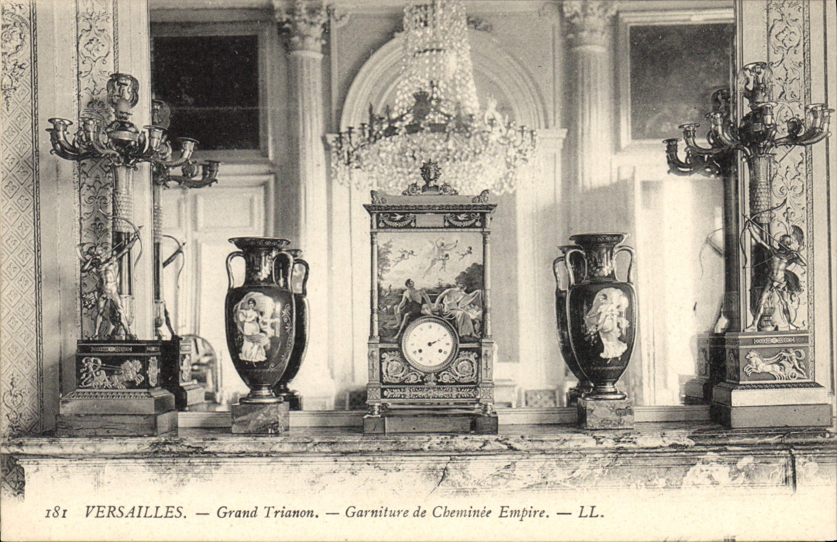 CPA Horloge Versailles Grand Trianon Garniture de cheminee Empire 