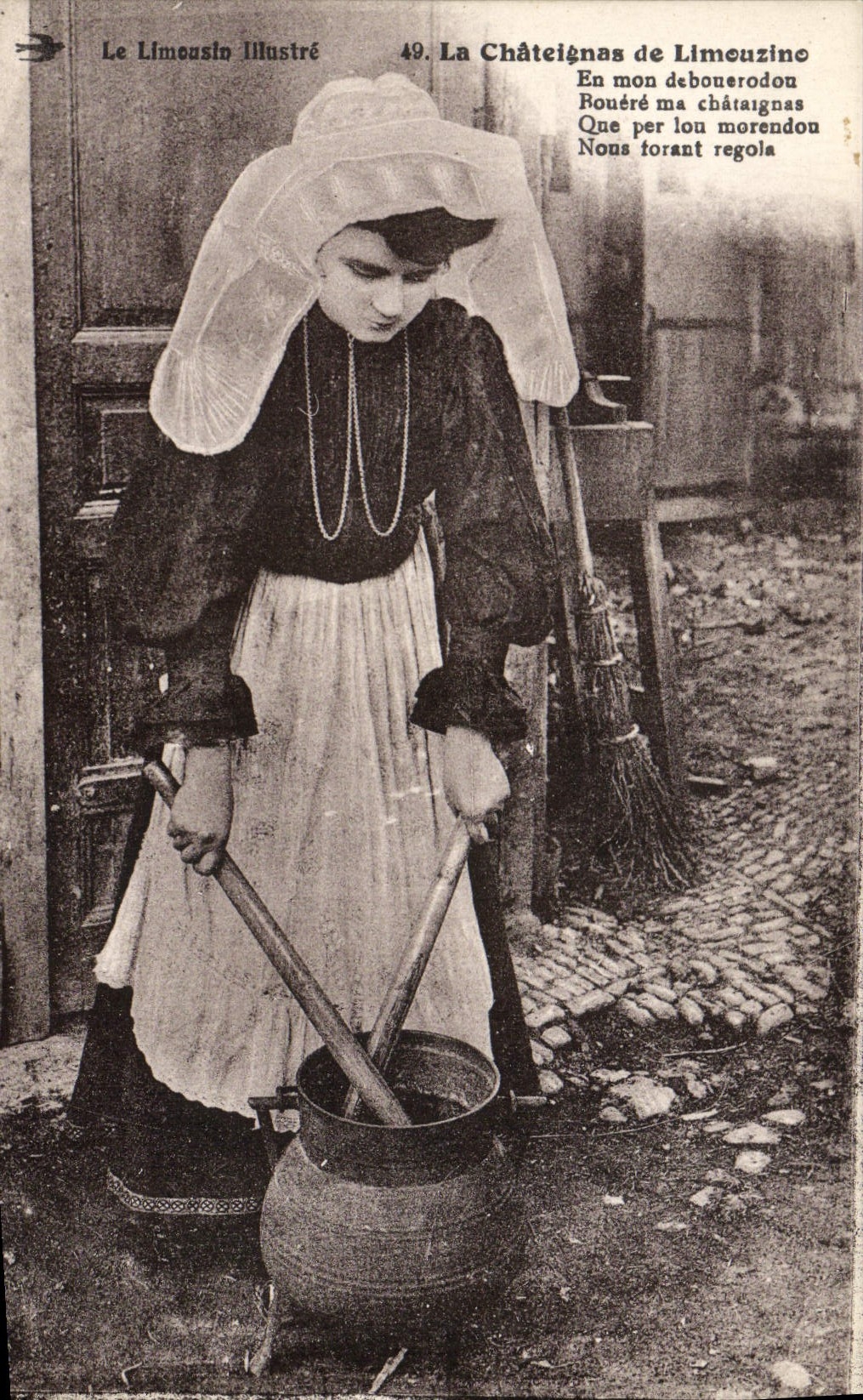 CPA Folklore La Chatelaine de Limouzine