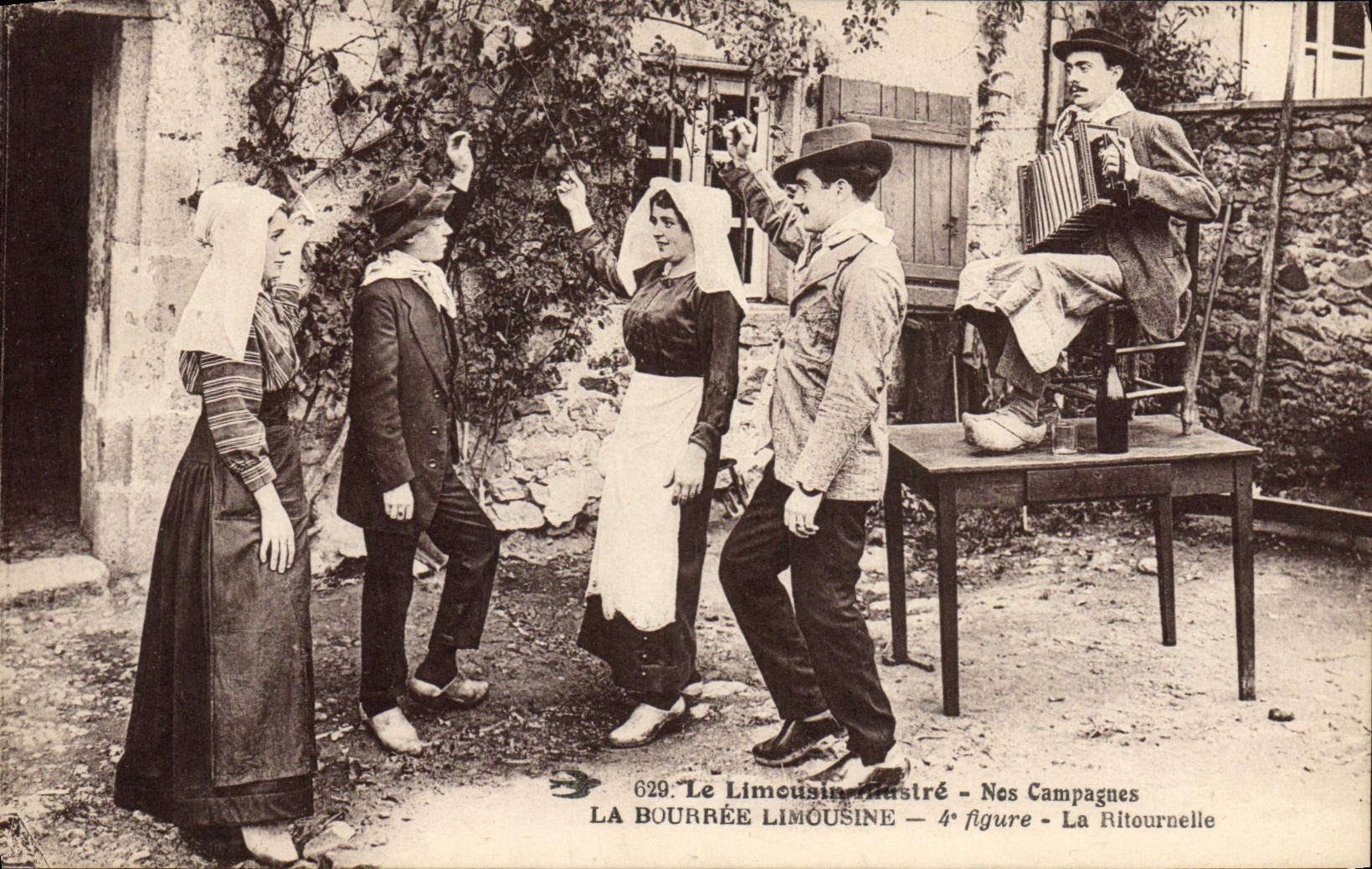 CPA Folklore La Bourree Limousine La ritournelle