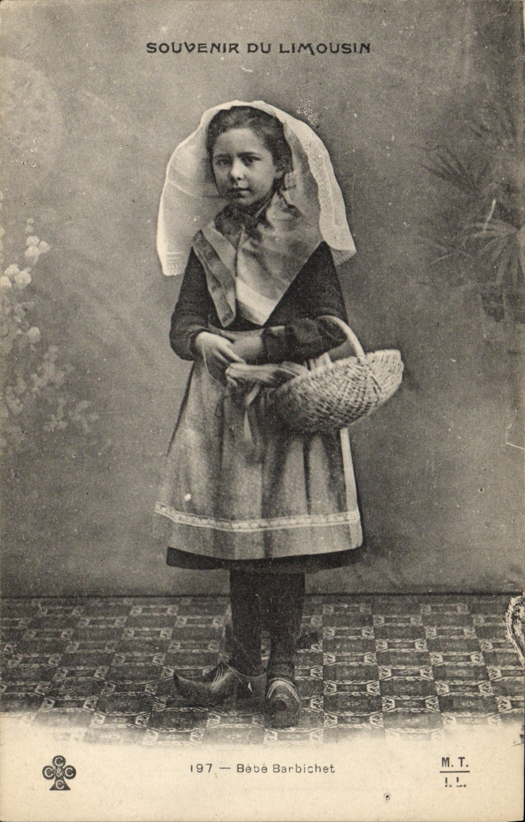 CPA Folklore Limousin Bebe Barbichet