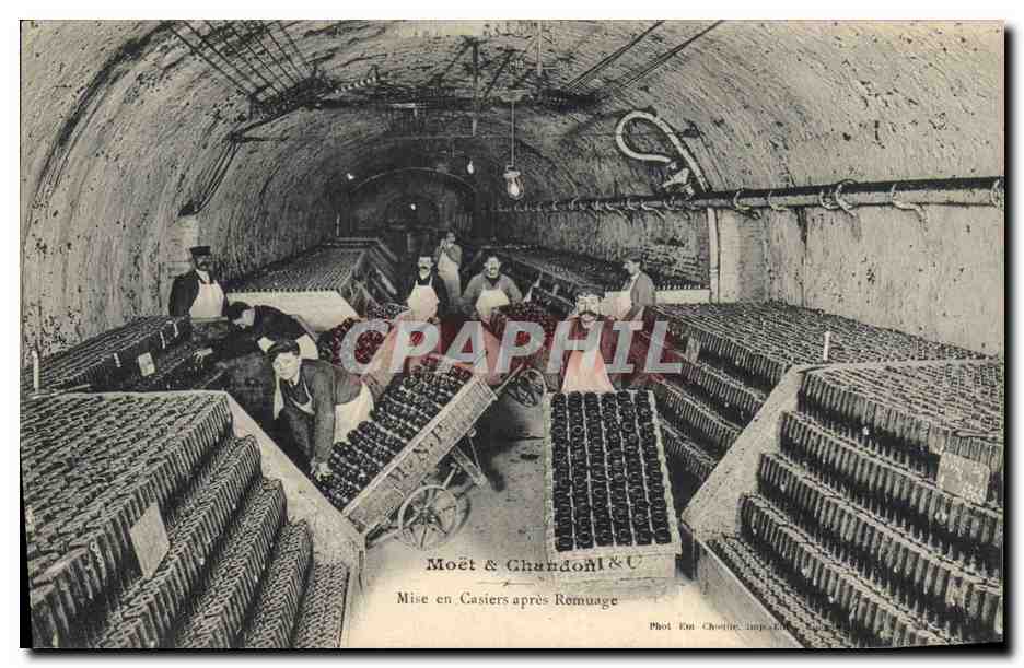 Moët & Chandon — Mise en Caisers après Remuage — Phot. Em. Chouteau, Imp. L. Lefebvre