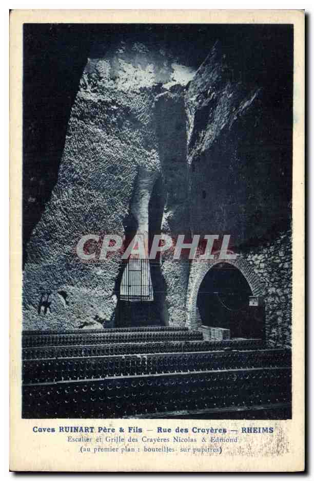 CPA Folklore Vigne Vin Vendanges Champagne Caves Ruinart Pere & Fils Rue des Crayeres Reims Rheims Escalier et grille des crayeres Nicolas & Edmond Bouteilles sur pupitres