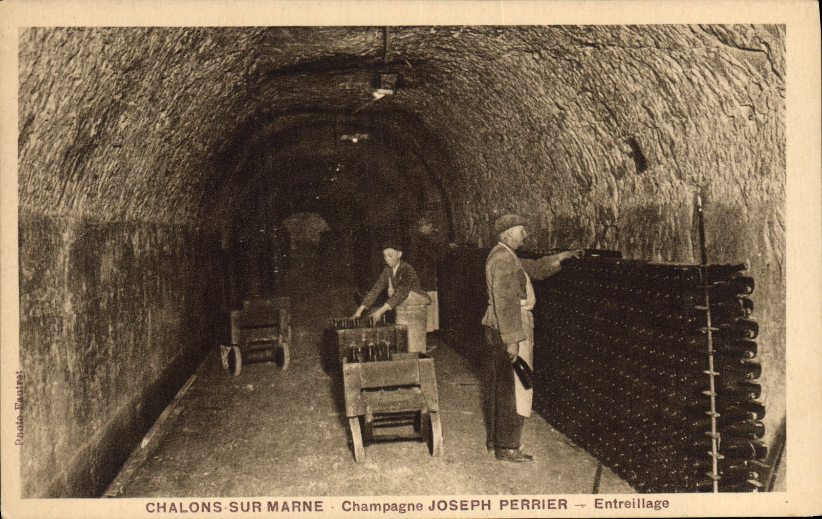 Chalons-sur-Marne — Entreillage — Joseph Perrier