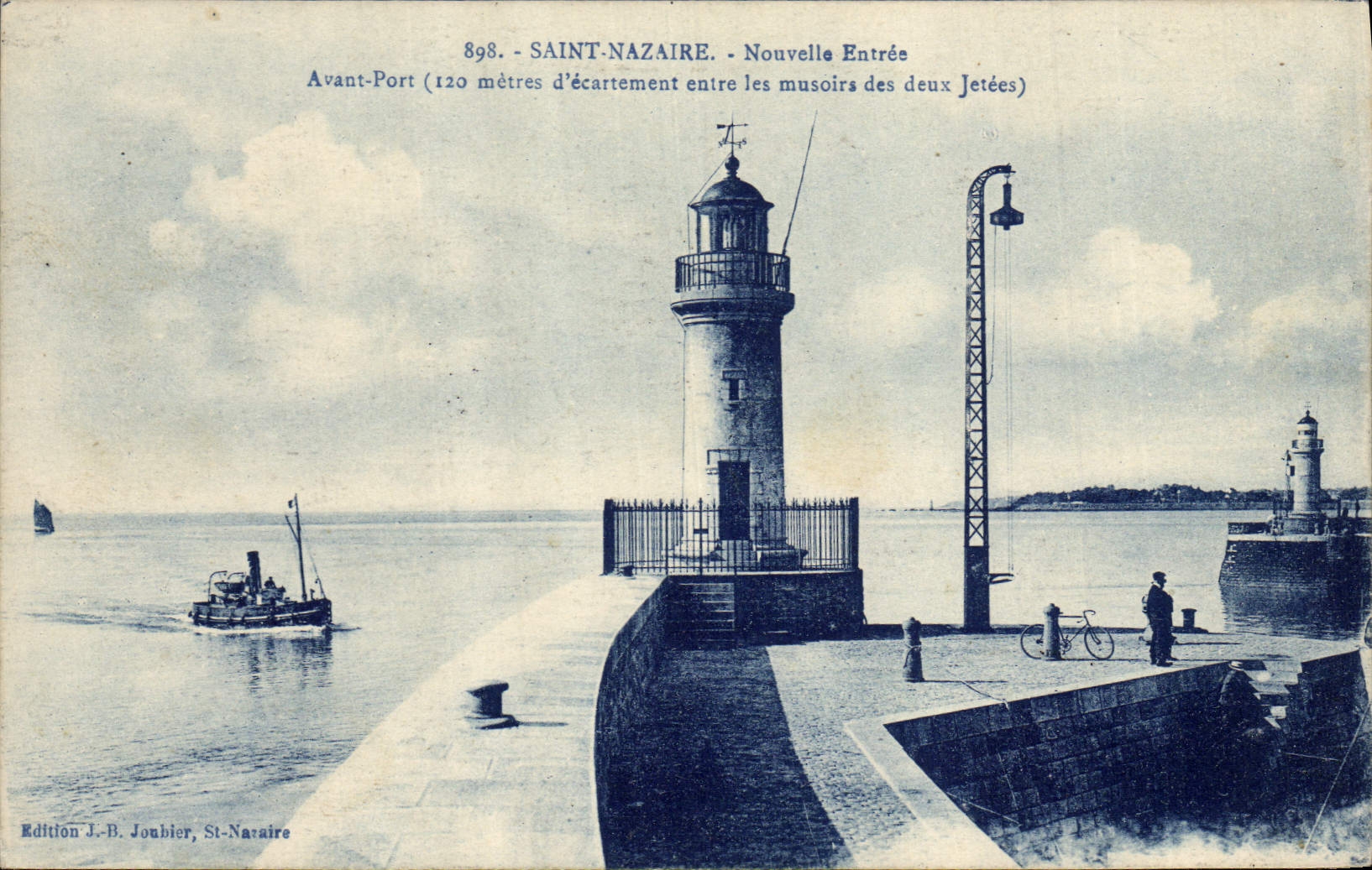 CPA Phare Saint Nazaire Nouvelle entree Avant Port Bateau