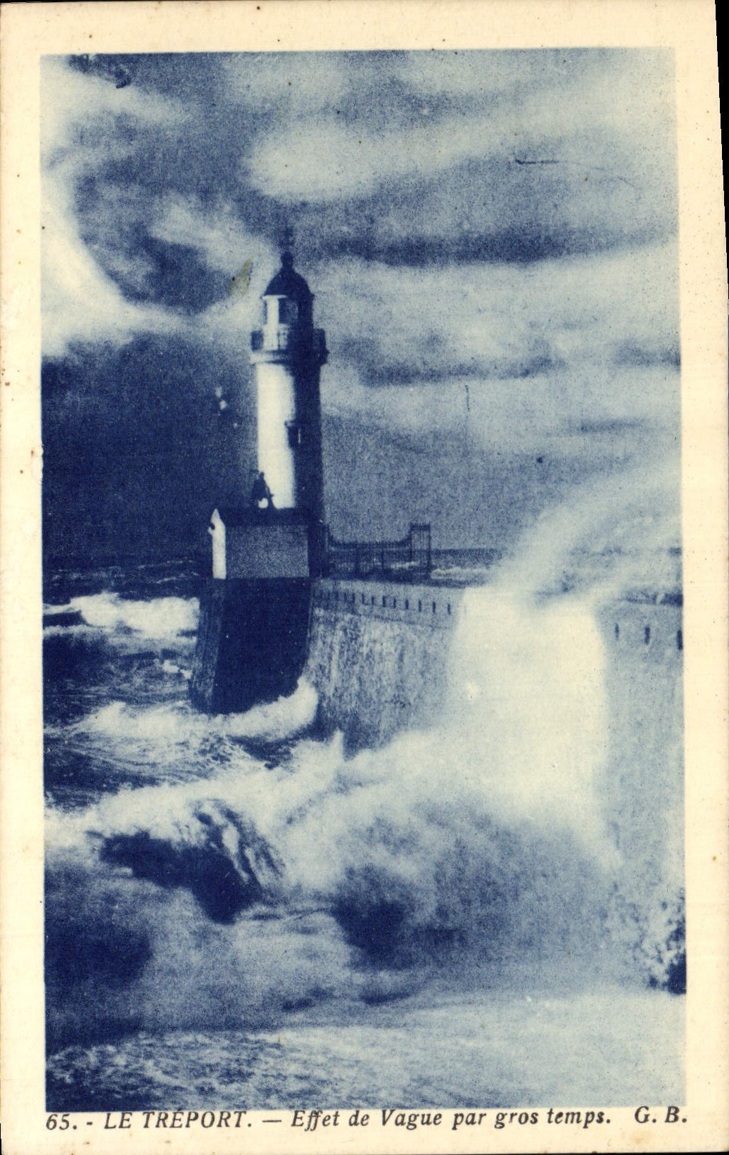 CPA Phare Le Treport Effet de vague par gros temps