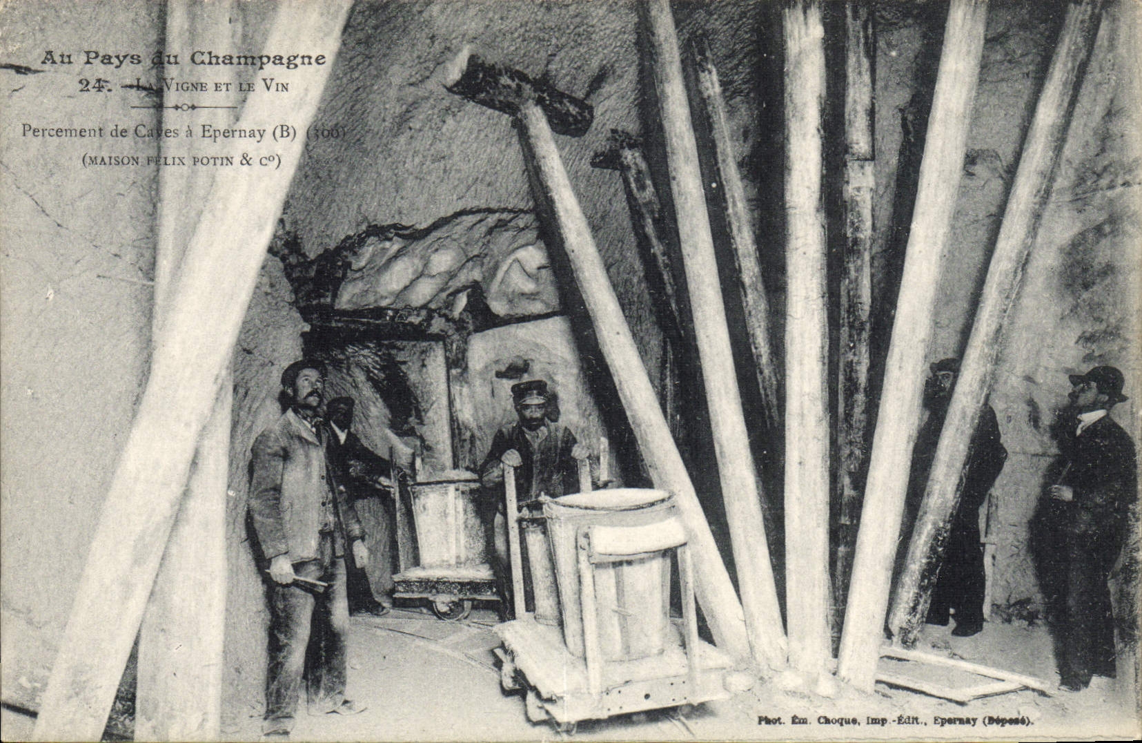 Percement de caves à Epernay (B) — Au Pays du Champagne — Maison Félix Potin & Cie
