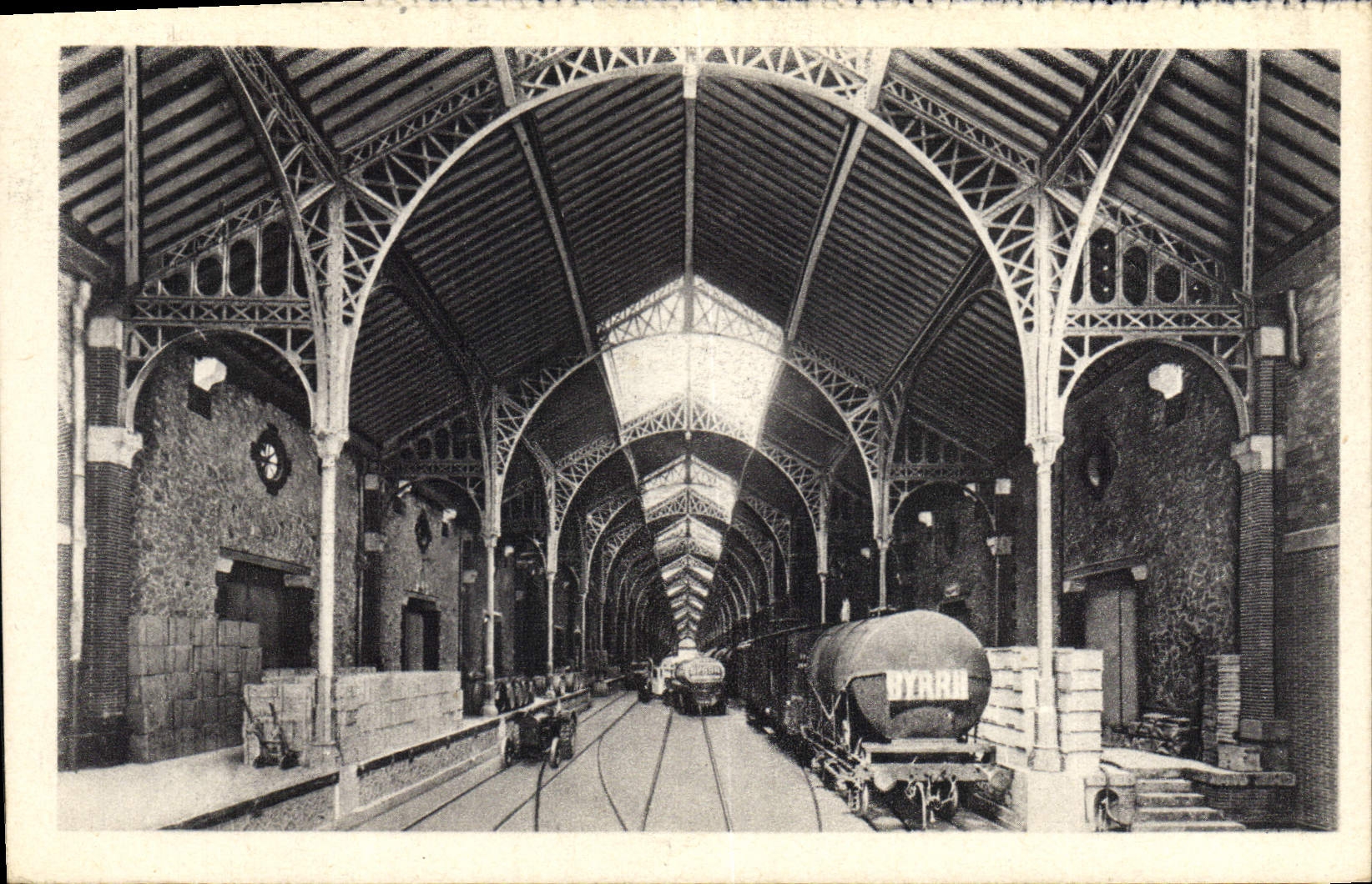 CPA Chais Byrrh Thuir Le grand hall