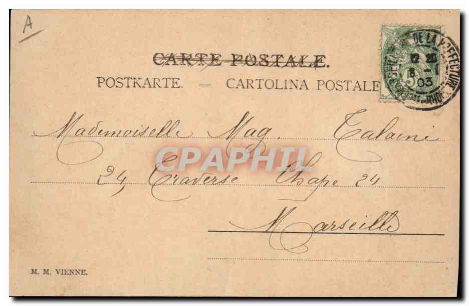 Femme en robe drapée tenant une rose — Bonne Année — éditeur anonyme — Reverso
