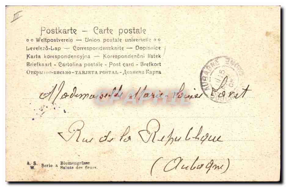 Femme en robe blanche tenant des fleurs de lilas — éditeur A.S. Série a — Berlin — Reverso