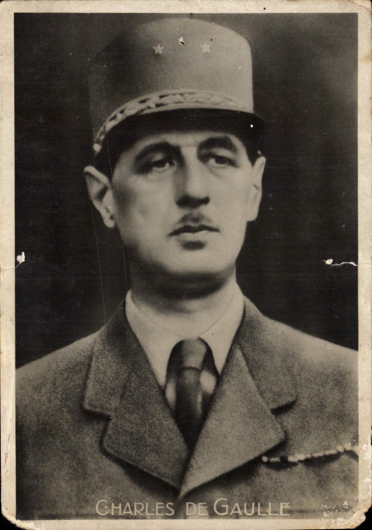 CPA Militaria Charles de Gaulle