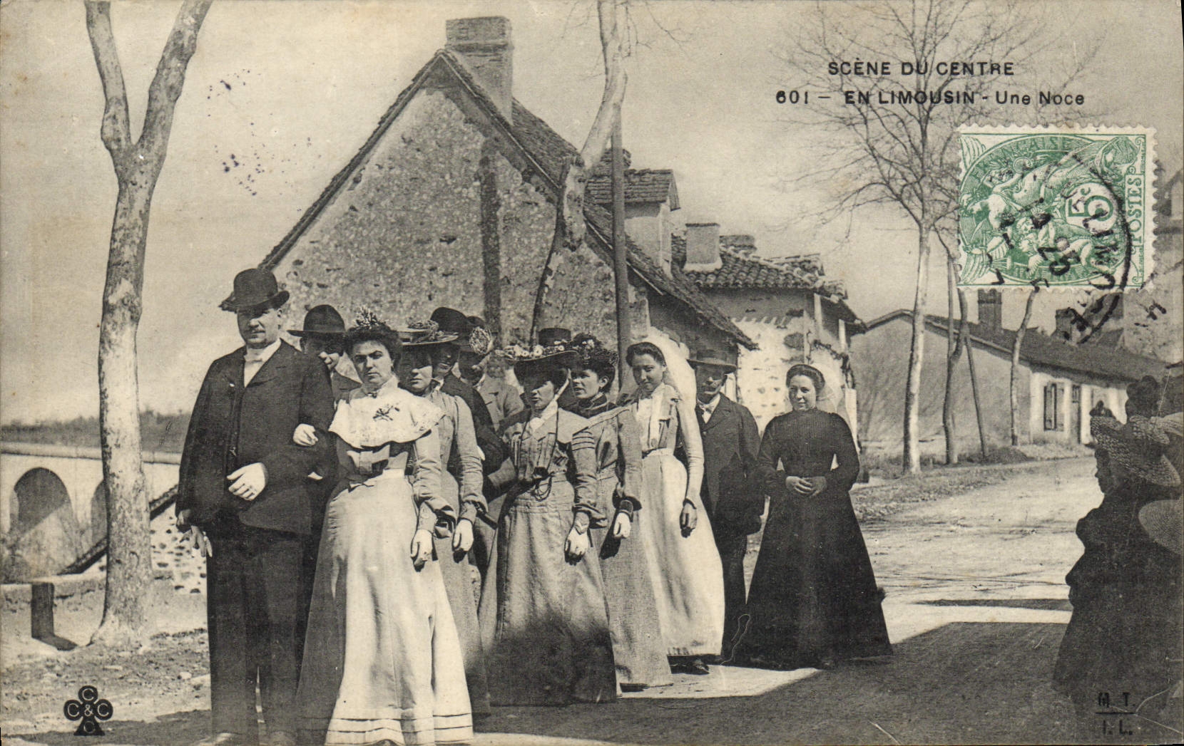 CPA Folklore En Limousin Une noce Mariage