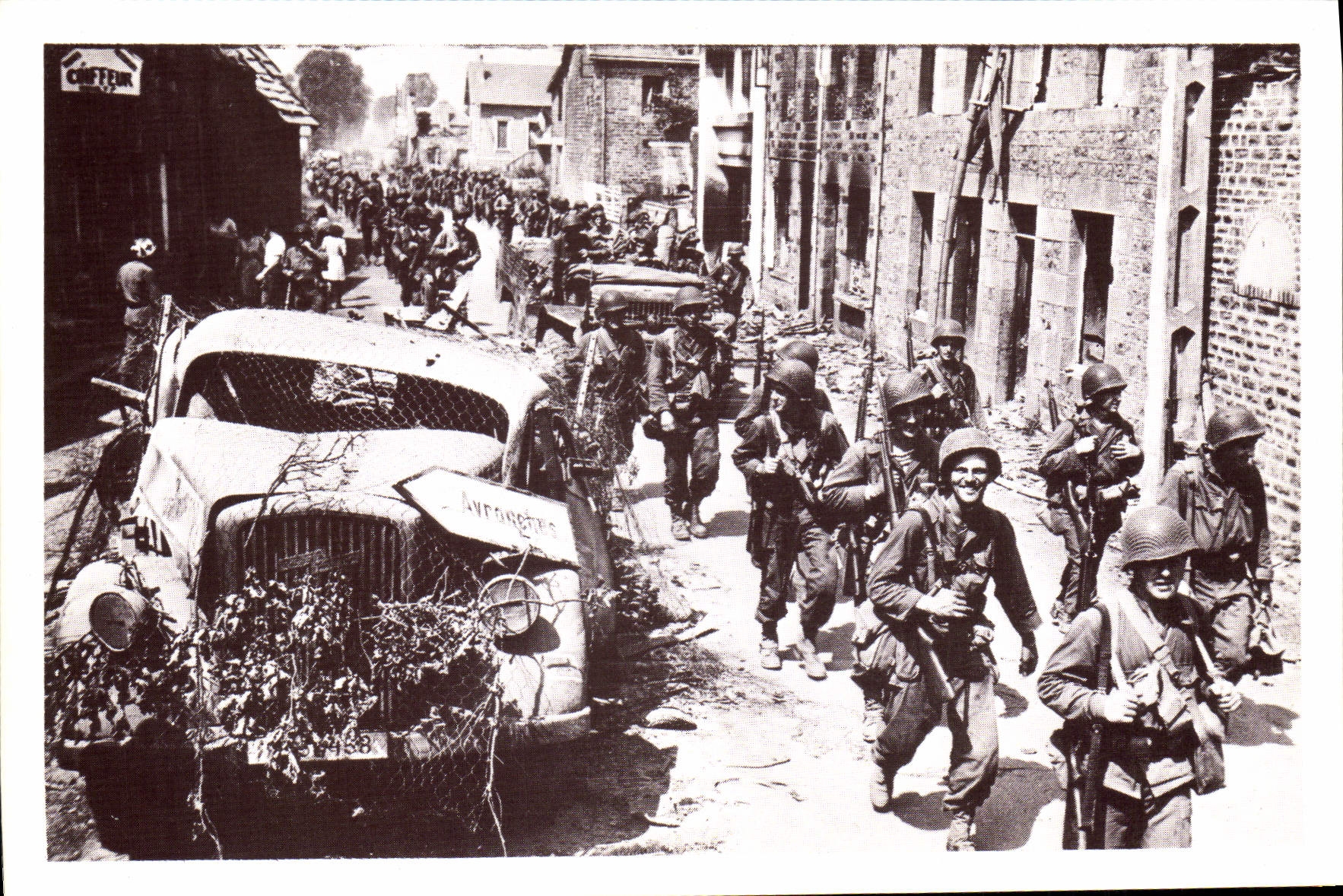 CPM Militaria Debarquement allie et la bataille de Normandie Le repas 20km d'Avranches