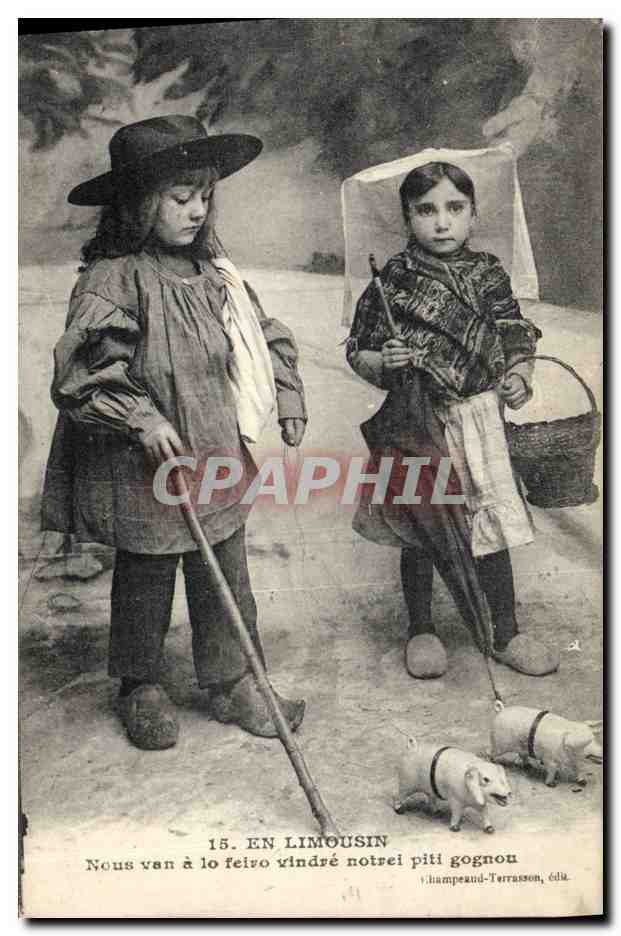 CPA Folklore Limousin Enfants Cochon Porc