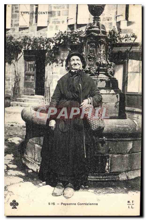 CPA Folklore Type du Centre Paysanne Correzienne TOP