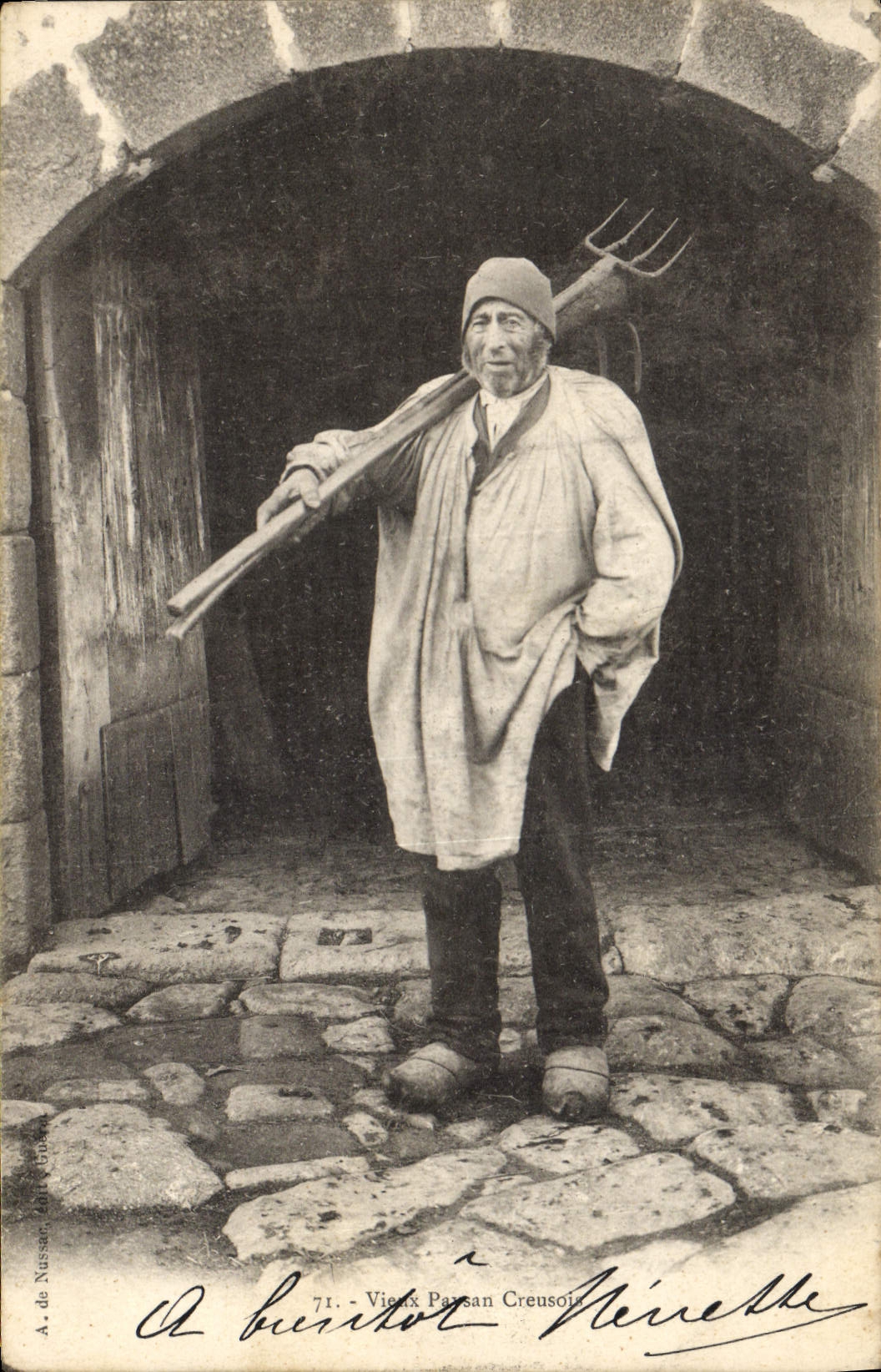 CPA Folklore Vieux paysan Creusois